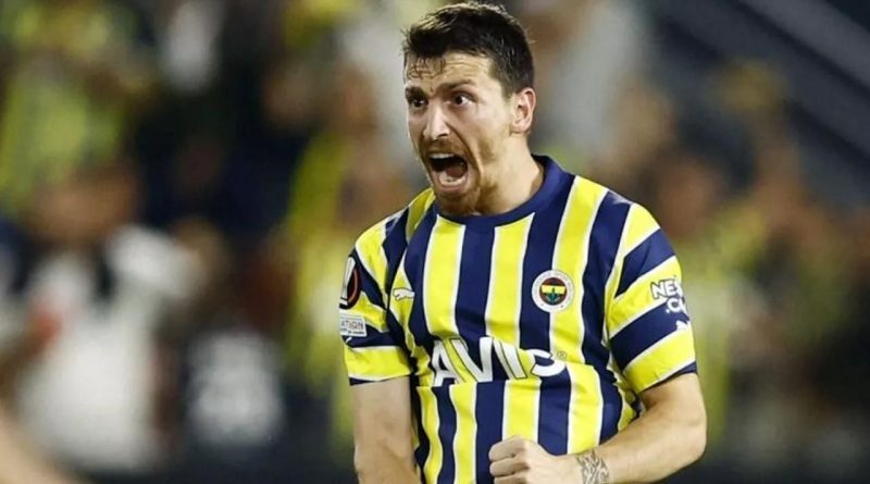 29 Yaşındaki Mert Hakan Yandaş Fenerbahçe Forması giyiyor
