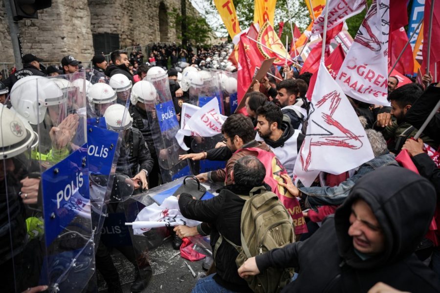 Fotoğraflarla dünyada ve Türkiye'de 1 Mayıs Emek ve Dayanışma Günü... İşte İşçi Bayramı kareleri 6