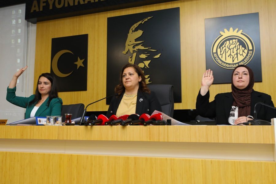 Afyon Belediye Başkanı CHP'li Burcu Köksal 400 TL olan sığınmacıların nikah ücretini 10 bin TL yaptı 3