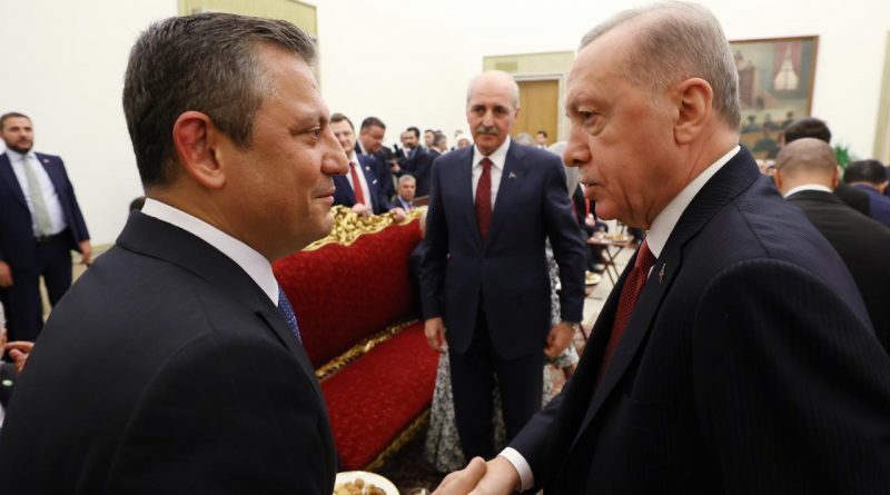 Cumhurbaşkanı Erdoğan ile CHP Genel Başkanı Özgür Özel bugün saat 16.00'da görüşecek 1