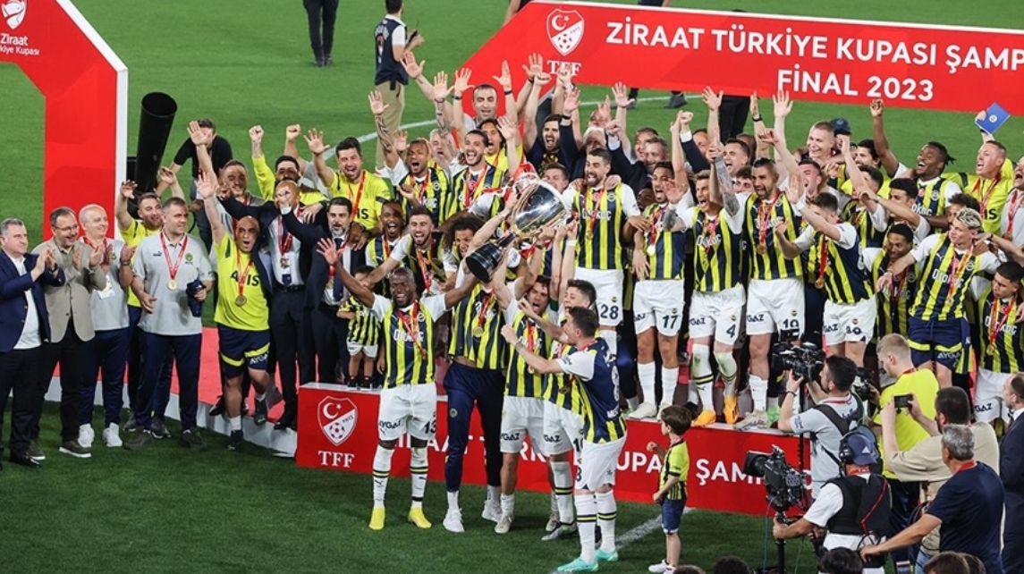 Fenerbahçe en son 9 yıl önce 2013-2014 sezonunda şampiyon oldu! Şampiyonluk hasreti sürüyor 1