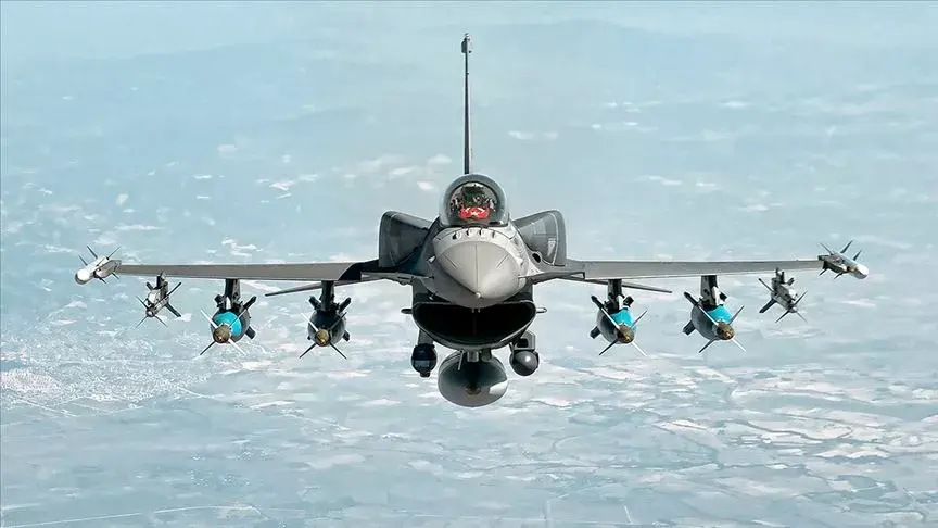 Jet Sesleri İstanbulluları Korkuttu! Alçaktan Uçan F 16’lar Sonik Patlamaya Neden Oldu
