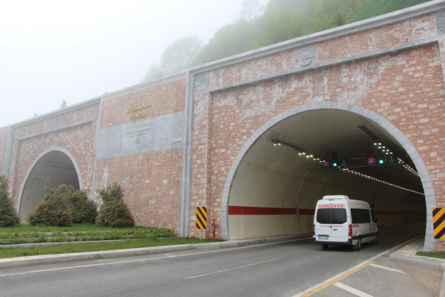 Türkiye ve Avrupa’nın en uzun tüneli... Yeni Zigana Tüneli’nden bir yılda 4 milyondan fazla araç geçti 2
