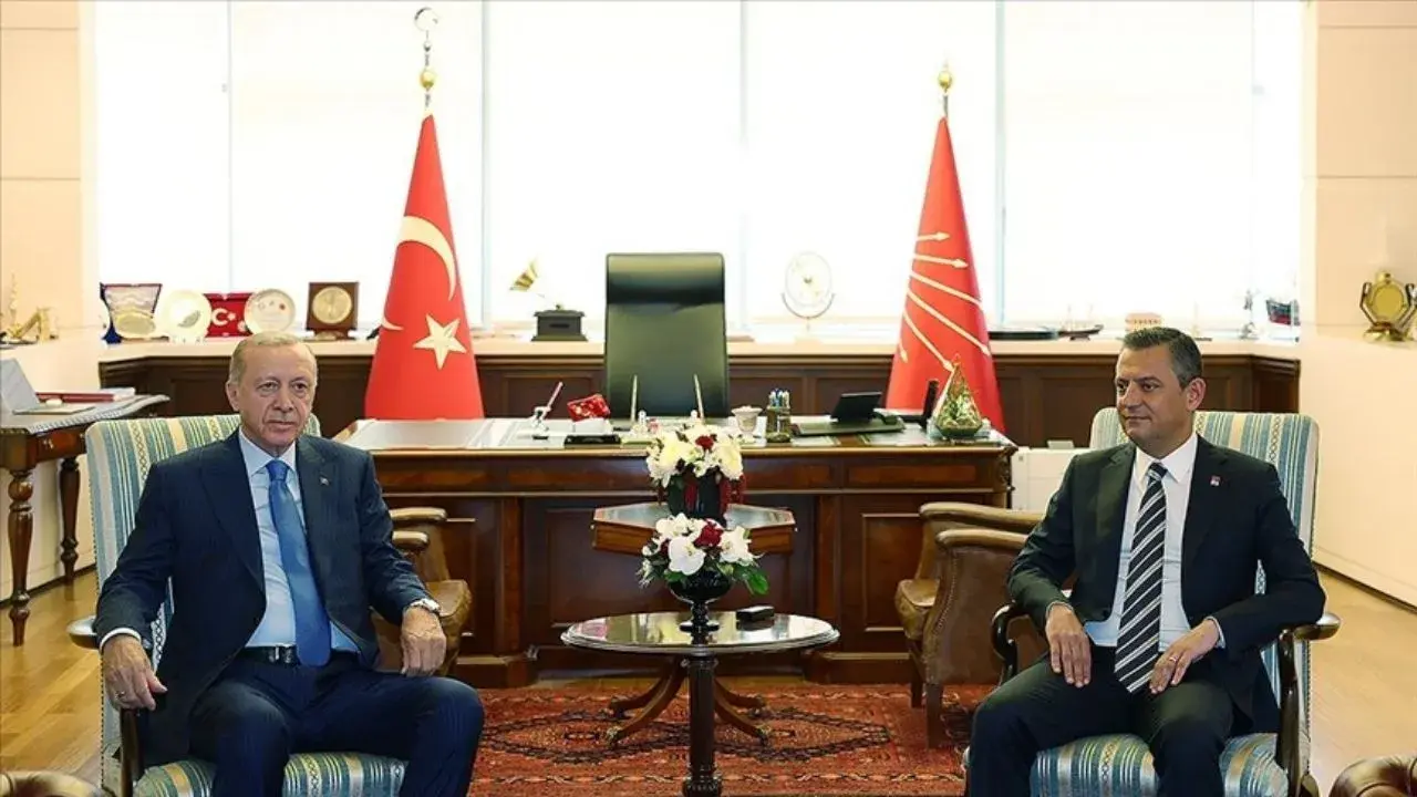 Erdoğan – Özel Görüşmesinde Ekonomi Ve Yeni Anayasa çalışmaları Başlıkları gündeme geldi