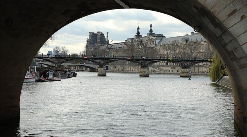 2024 Paris Olimpiyatları'nda yüzülmesi planlanan Sen Nehri'nde, kirlilik nedeniyle 100 yıldır yüzmek yasak 3