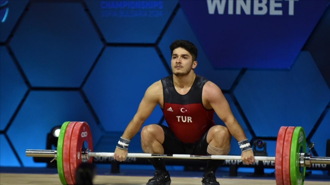 Halter müsabakaları olimpiyatlarda bu sene de olacak! Milli haltercimiz Muhammed Furkan Özbek 73 kg’da yarışacak